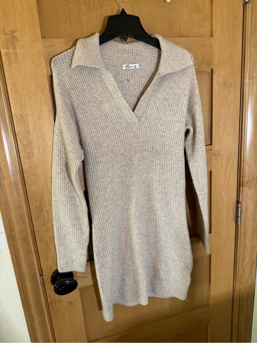 Hollister Beige Ribbed V‑Neck Sweater Dress